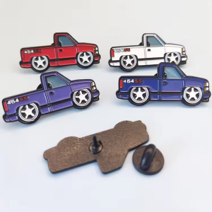 Custom Car Design Soft Enamel Metal Badge