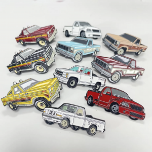 Custom Car Design Soft Enamel Metal Badge