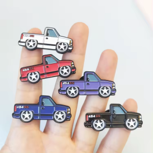 Custom Car Design Soft Enamel Metal Badge